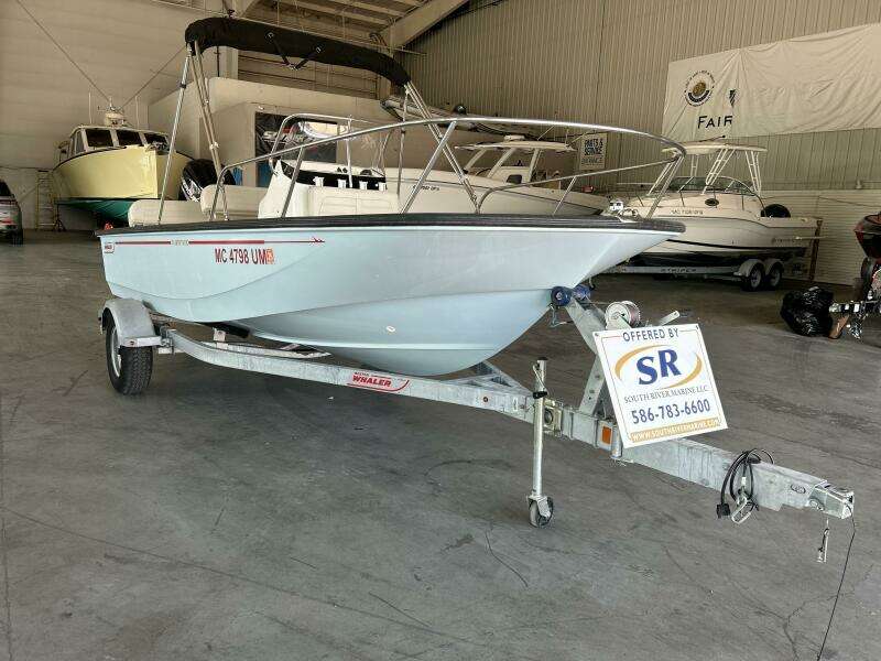 17ft Boston Whaler Yacht For Sale