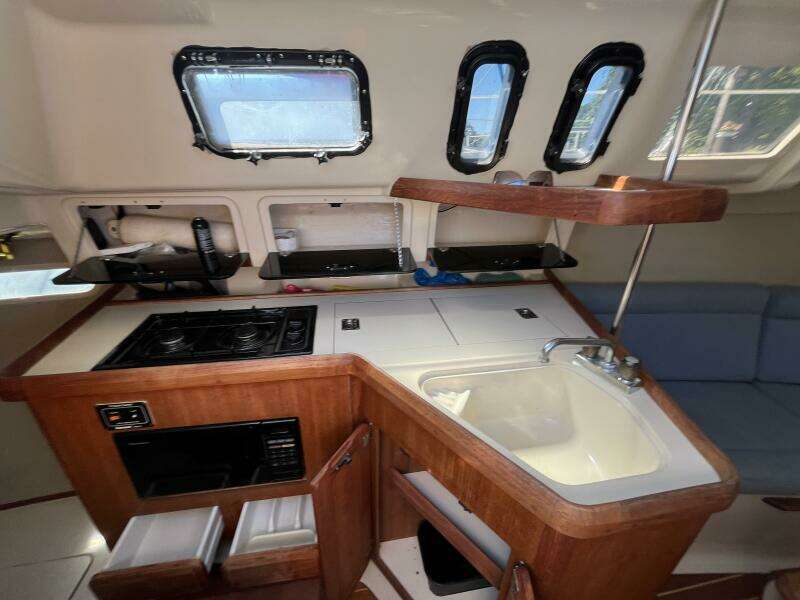 Papillon 30ft Hunter Yacht For Sale
