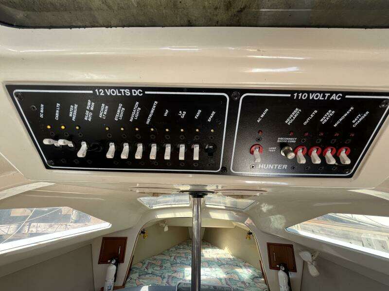 Papillon 30ft Hunter Yacht For Sale