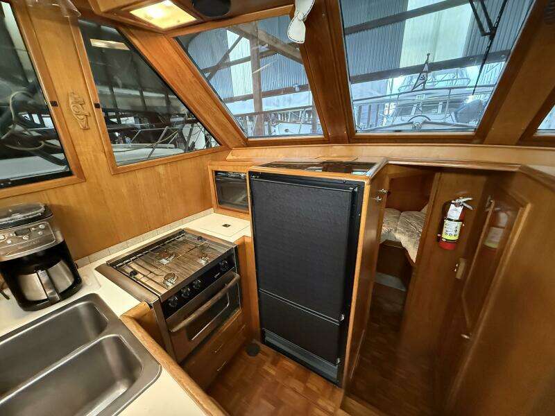 Deep Pockets 40ft Ocean Alexander Yacht For Sale Deep Pockets 40ft Ocean Alexander Yacht For Sale