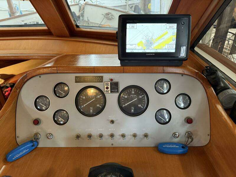 Deep Pockets 40ft Ocean Alexander Yacht For Sale Deep Pockets 40ft Ocean Alexander Yacht For Sale