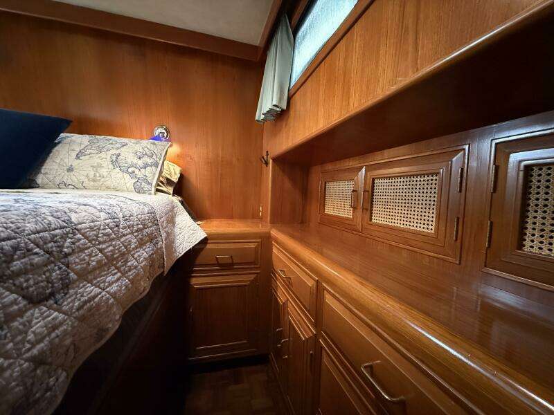 Deep Pockets 40ft Ocean Alexander Yacht For Sale Deep Pockets 40ft Ocean Alexander Yacht For Sale
