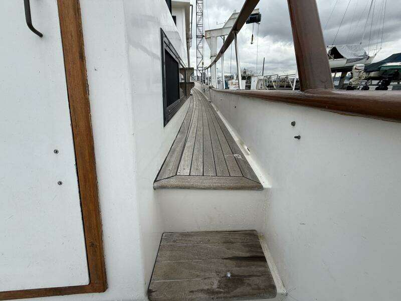 Deep Pockets 40ft Ocean Alexander Yacht For Sale Deep Pockets 40ft Ocean Alexander Yacht For Sale