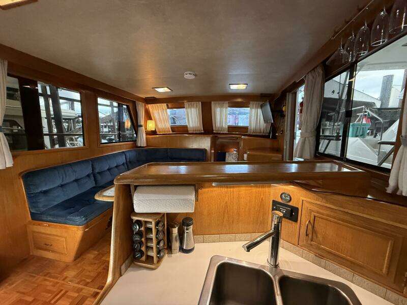 Deep Pockets 40ft Ocean Alexander Yacht For Sale Deep Pockets 40ft Ocean Alexander Yacht For Sale