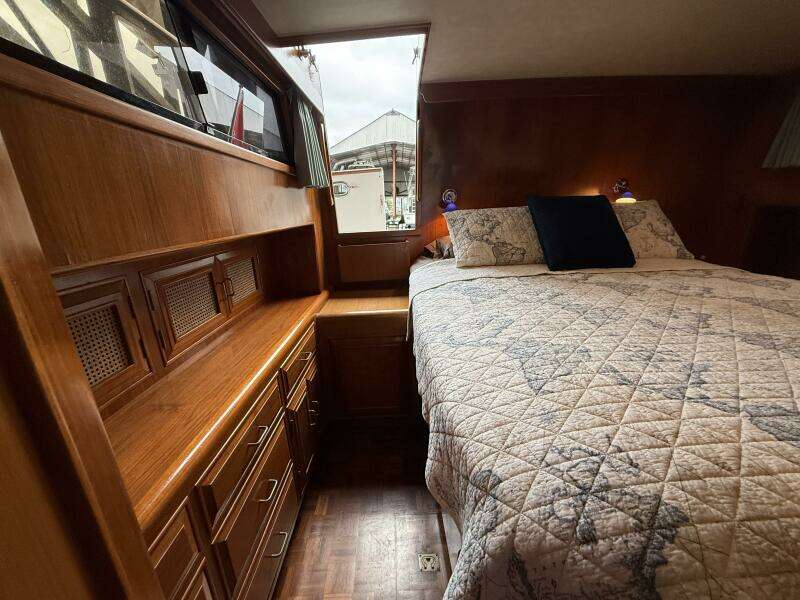 Deep Pockets 40ft Ocean Alexander Yacht For Sale Deep Pockets 40ft Ocean Alexander Yacht For Sale