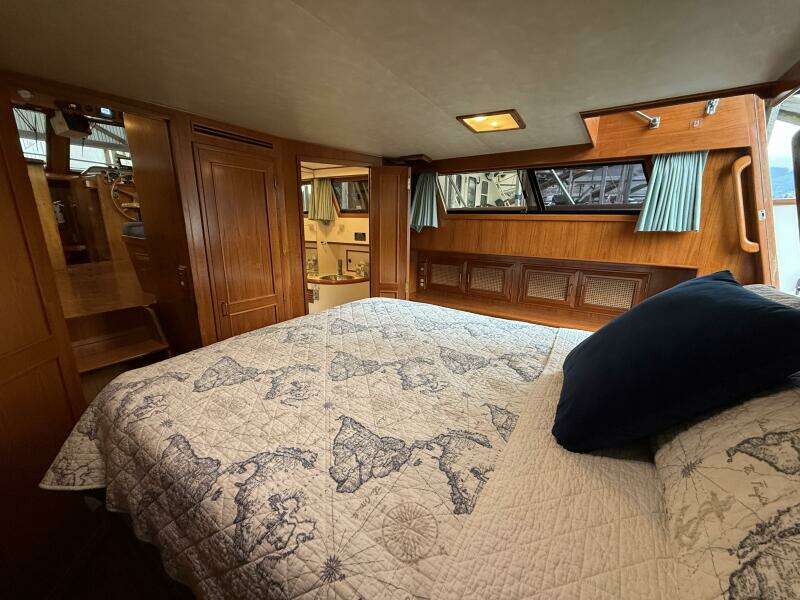 Deep Pockets 40ft Ocean Alexander Yacht For Sale Deep Pockets 40ft Ocean Alexander Yacht For Sale