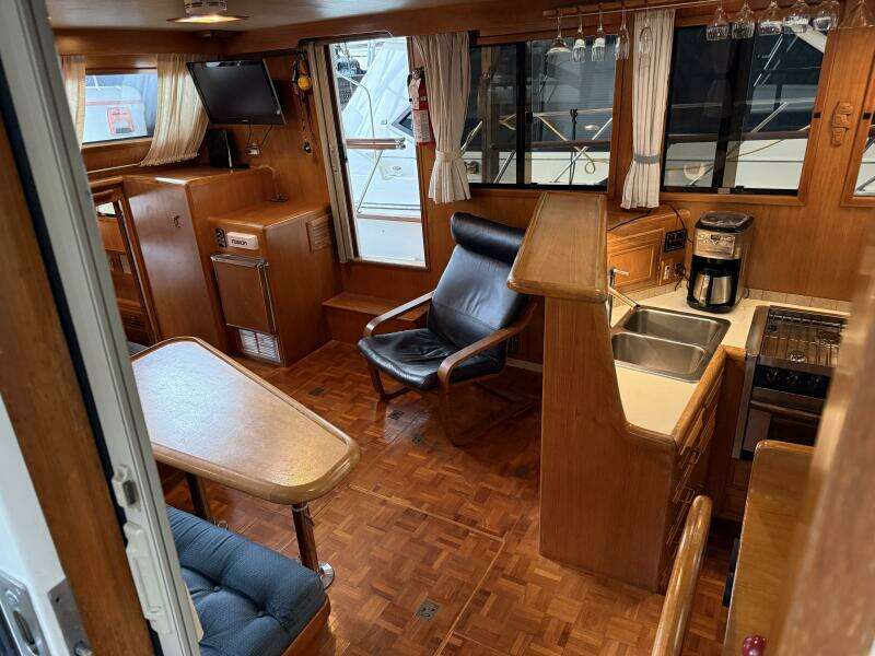 Deep Pockets 40ft Ocean Alexander Yacht For Sale Deep Pockets 40ft Ocean Alexander Yacht For Sale