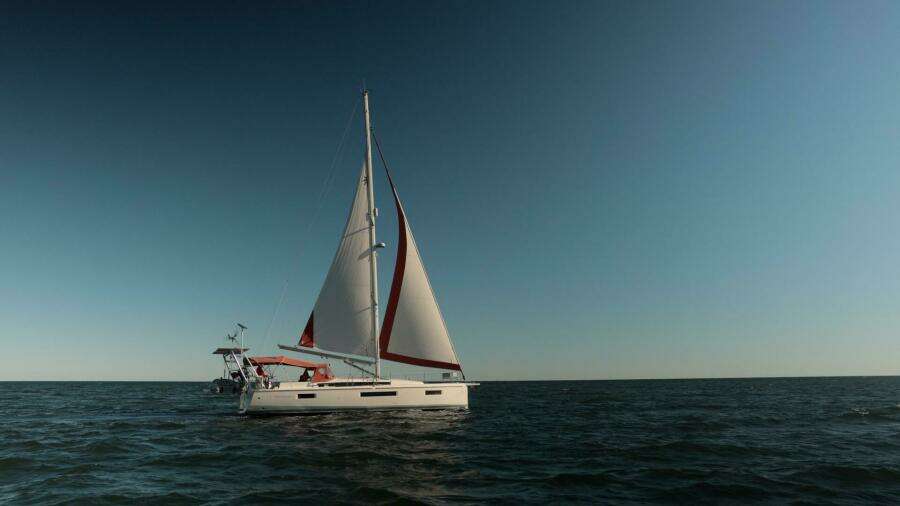 Cinnamon Girl 44ft Jeanneau Yacht For Sale