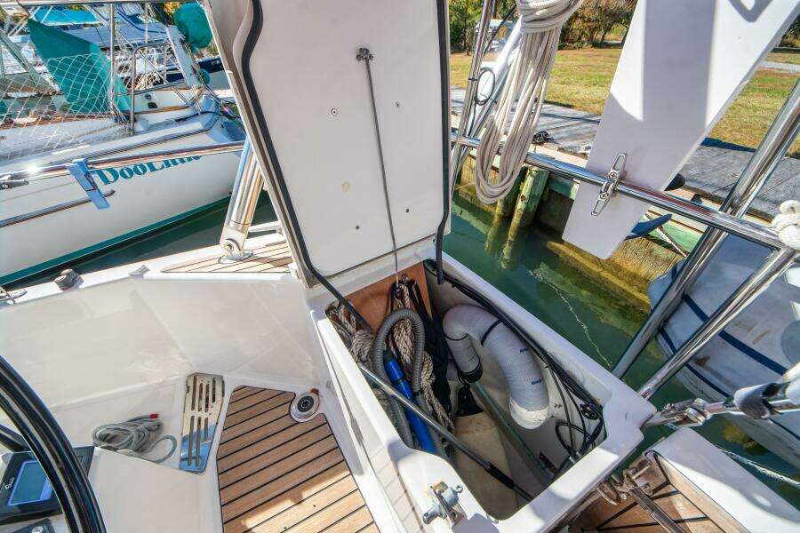 Cinnamon Girl 44ft Jeanneau Yacht For Sale