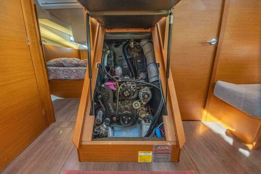 Cinnamon Girl 44ft Jeanneau Yacht For Sale