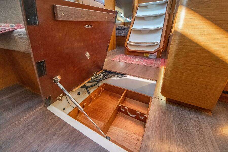 Cinnamon Girl 44ft Jeanneau Yacht For Sale