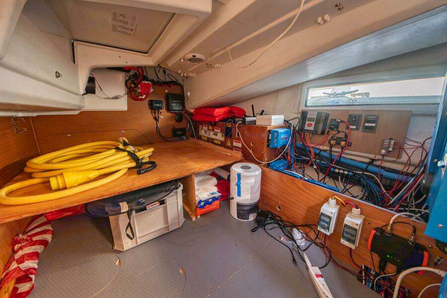 Cinnamon Girl 44ft Jeanneau Yacht For Sale