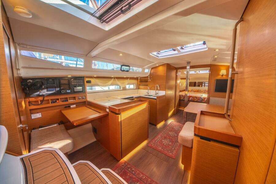 Cinnamon Girl 44ft Jeanneau Yacht For Sale