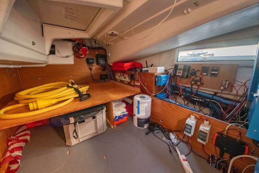 Cinnamon Girl 44ft Jeanneau Yacht For Sale