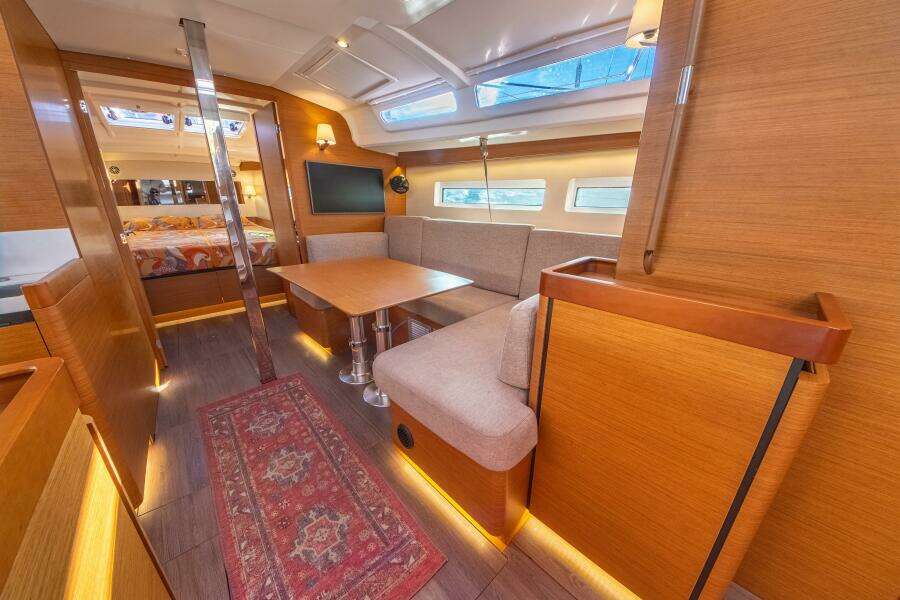 Cinnamon Girl 44ft Jeanneau Yacht For Sale