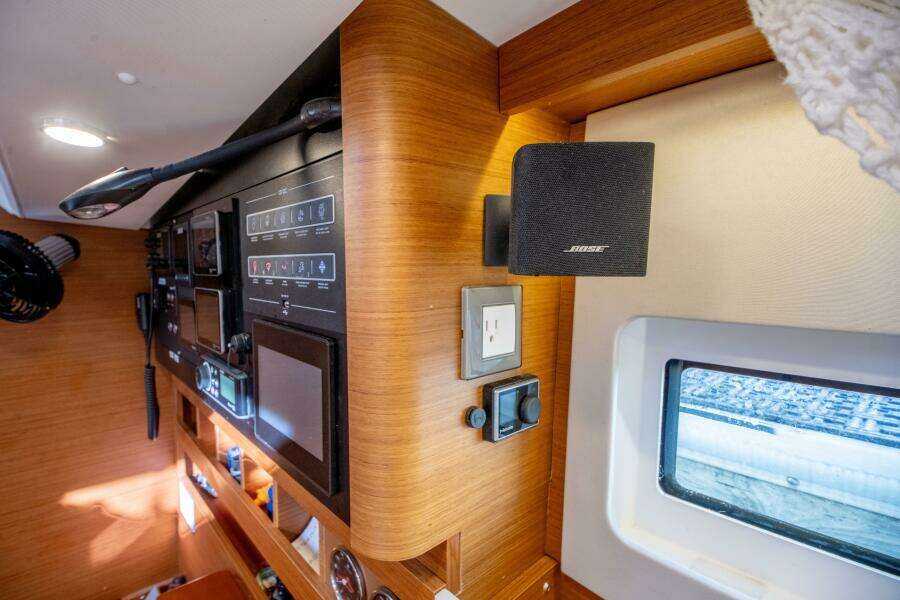 Cinnamon Girl 44ft Jeanneau Yacht For Sale