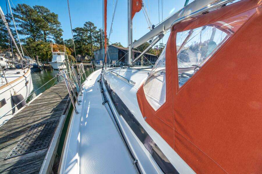 Cinnamon Girl 44ft Jeanneau Yacht For Sale