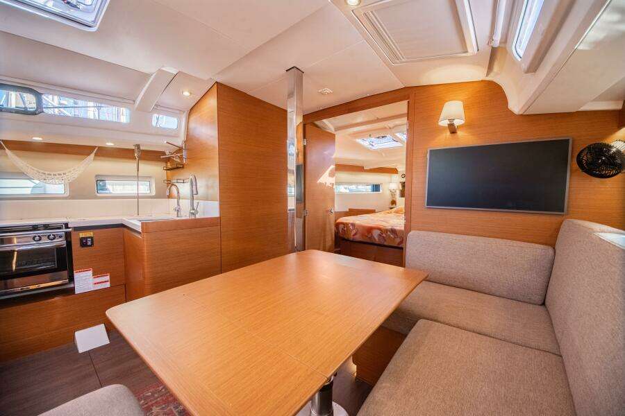 Cinnamon Girl 44ft Jeanneau Yacht For Sale