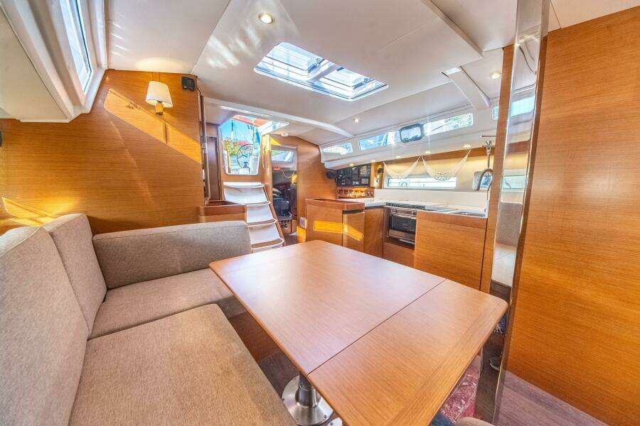 Cinnamon Girl 44ft Jeanneau Yacht For Sale