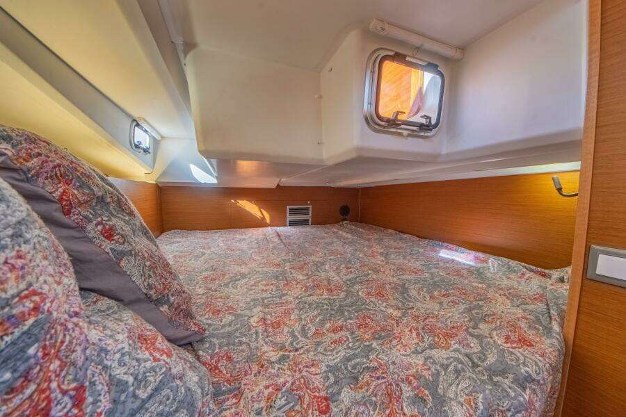 Cinnamon Girl 44ft Jeanneau Yacht For Sale