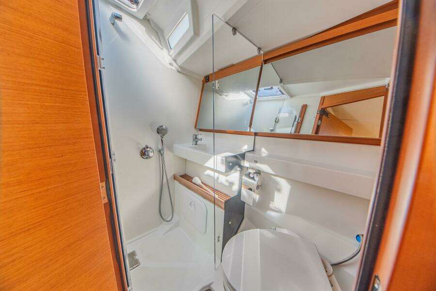 Cinnamon Girl 44ft Jeanneau Yacht For Sale