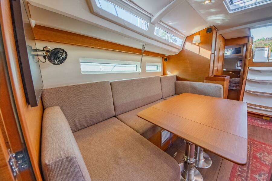 Cinnamon Girl 44ft Jeanneau Yacht For Sale