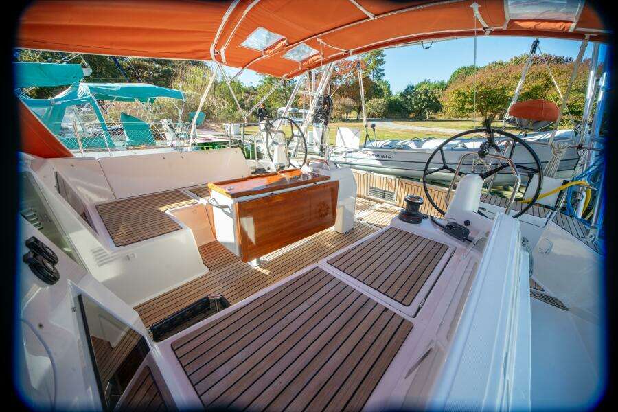 Cinnamon Girl 44ft Jeanneau Yacht For Sale