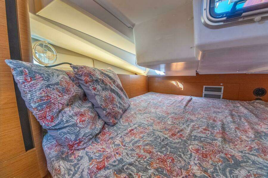 Cinnamon Girl 44ft Jeanneau Yacht For Sale