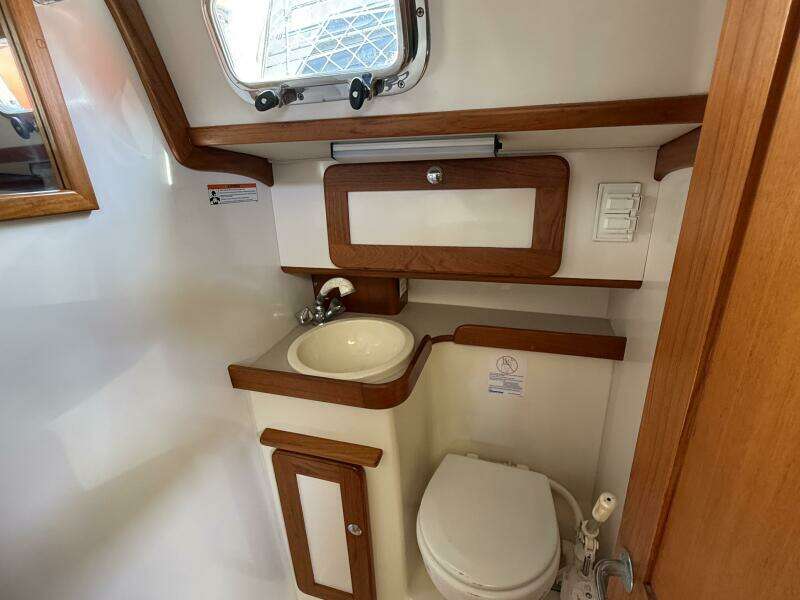 VIA 40ft Caliber Yacht For Sale