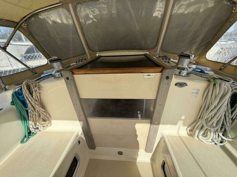 VIA 40ft Caliber Yacht For Sale