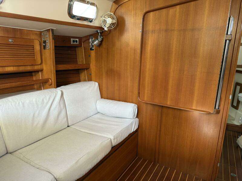 VIA 40ft Caliber Yacht For Sale