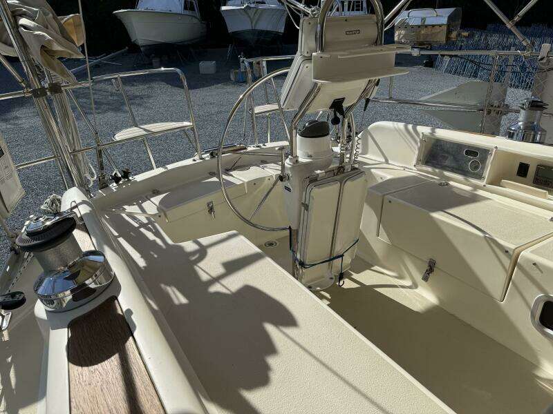 VIA 40ft Caliber Yacht For Sale