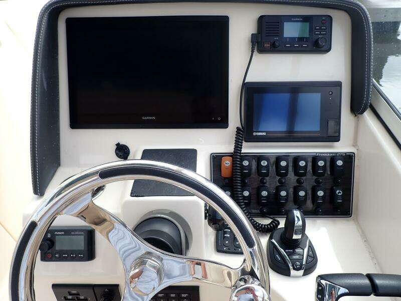27ft Grady White Yacht For Sale