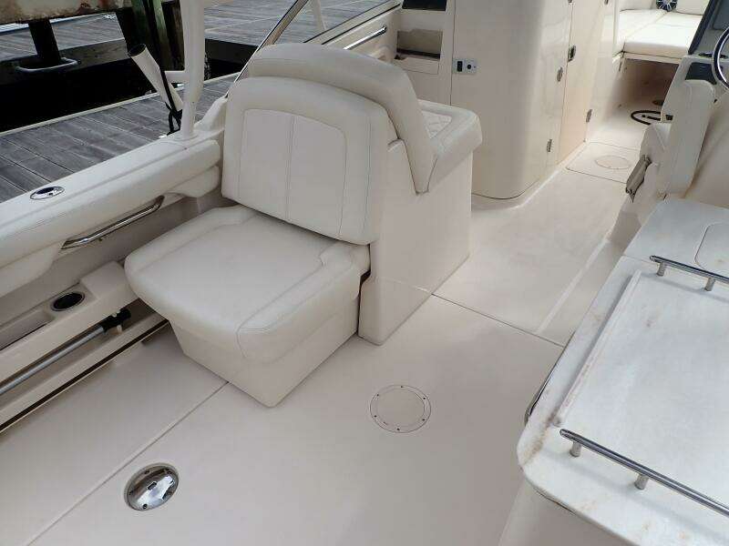 27ft Grady White Yacht For Sale