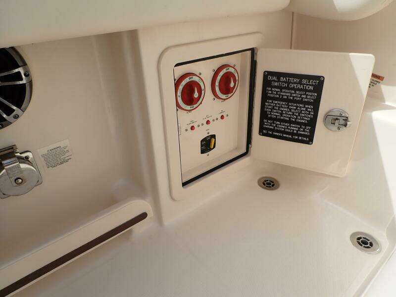 27ft Grady White Yacht For Sale