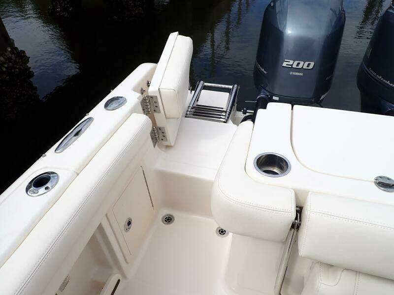 27ft Grady White Yacht For Sale