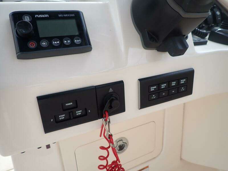 27ft Grady White Yacht For Sale