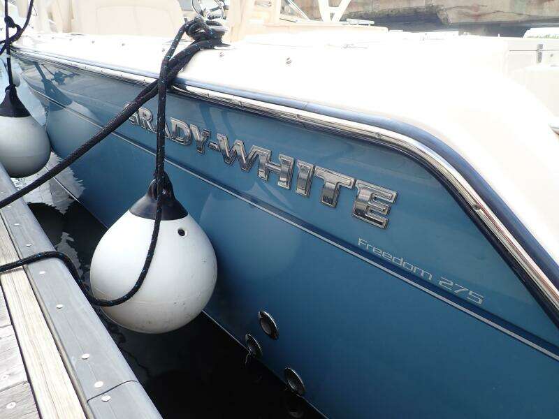 27ft Grady White Yacht For Sale