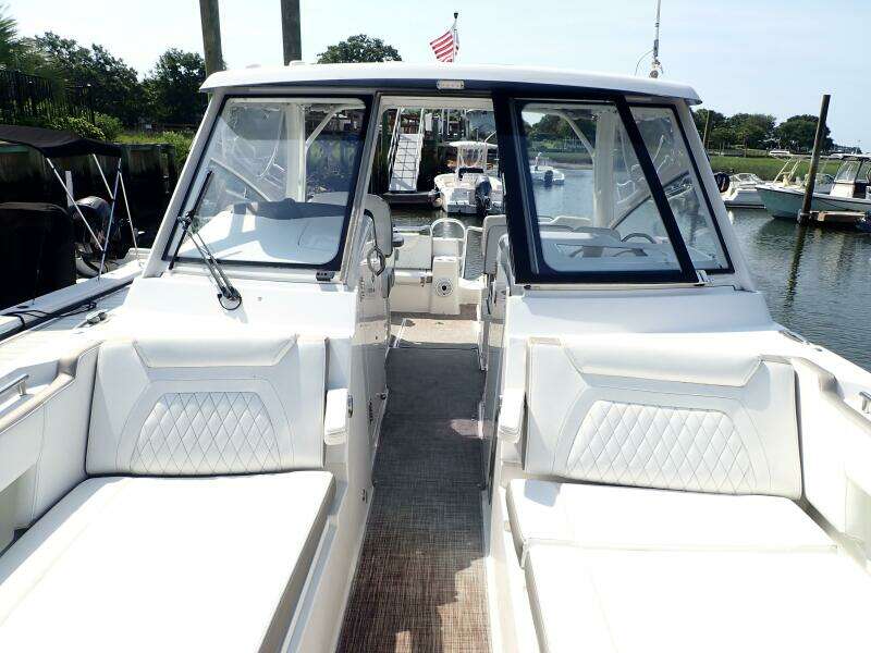 32ft World Cat Yacht For Sale