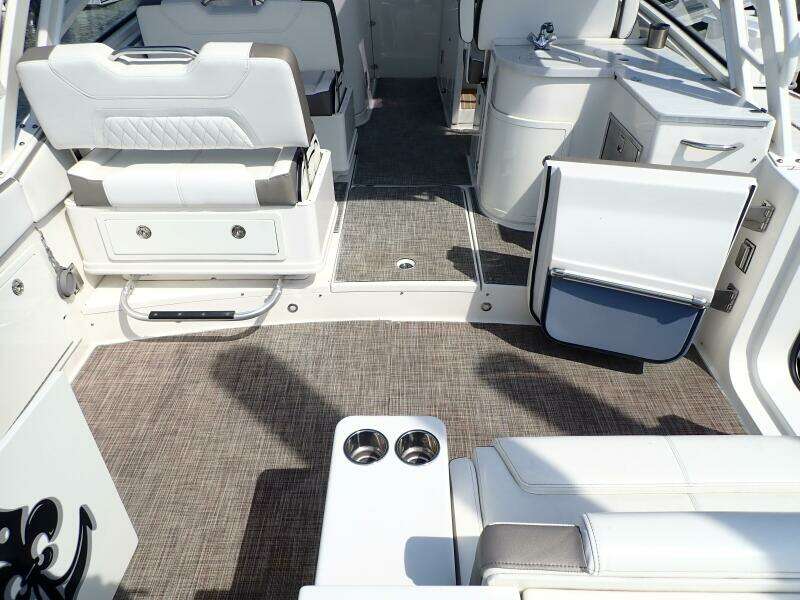 32ft World Cat Yacht For Sale