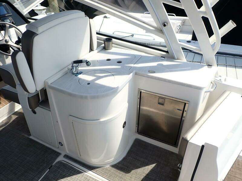 32ft World Cat Yacht For Sale