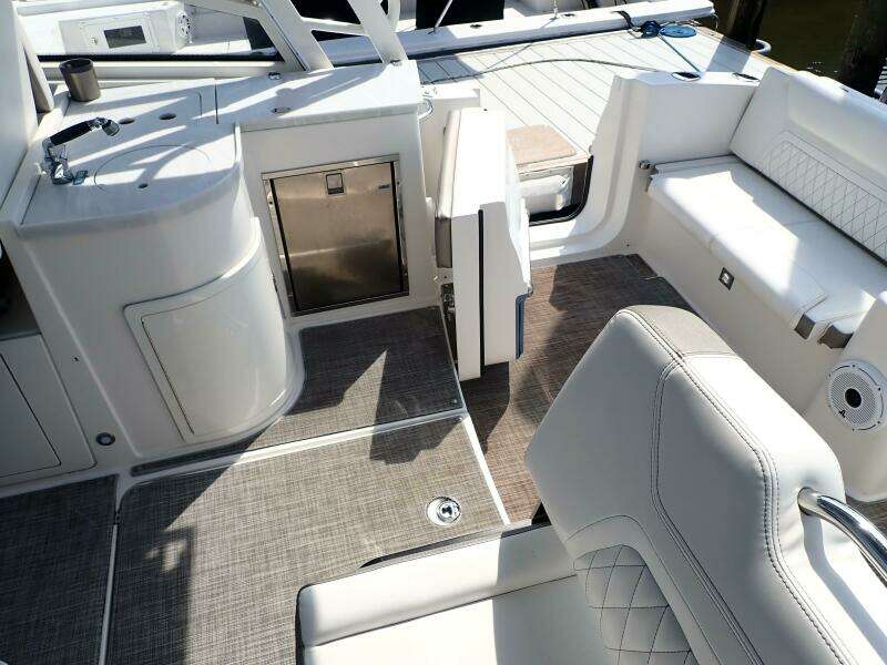 32ft World Cat Yacht For Sale