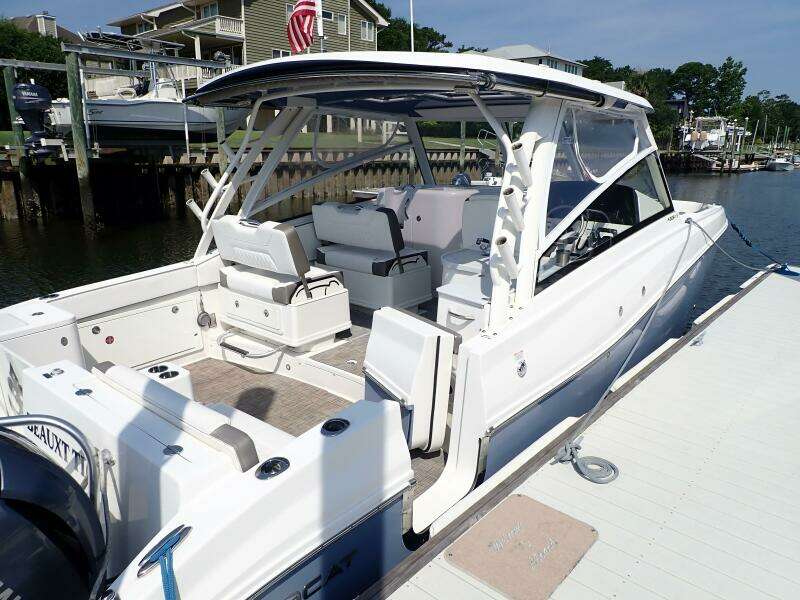 32ft World Cat Yacht For Sale