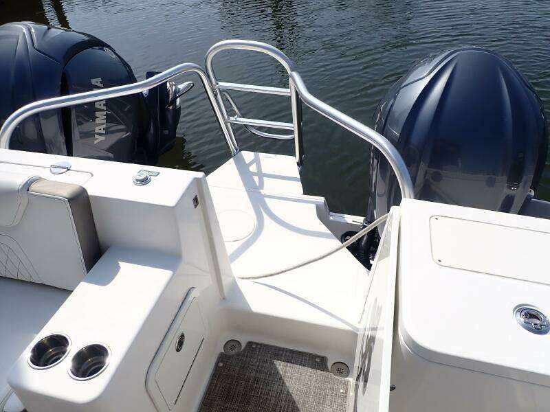 32ft World Cat Yacht For Sale