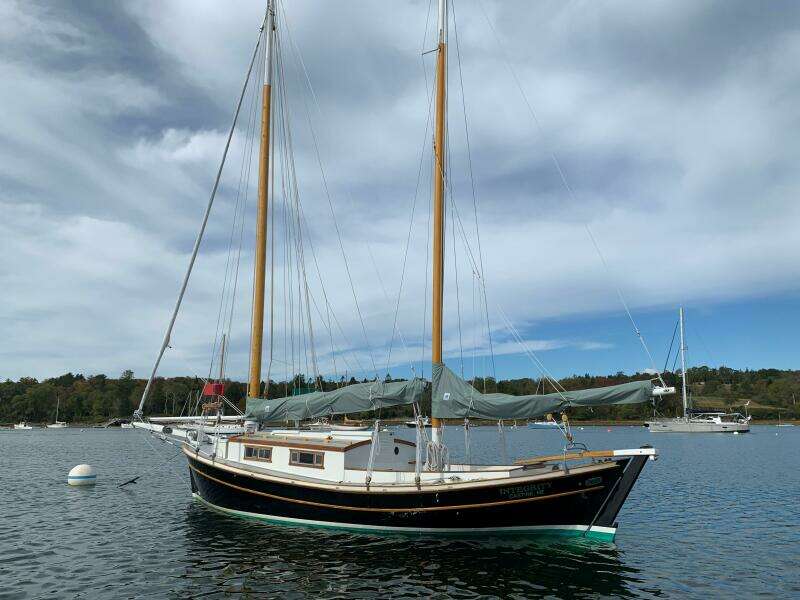 INTEGRITY 32ft Classic Yacht For Sale