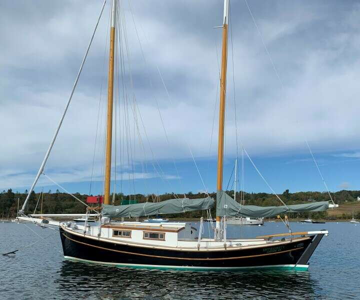 INTEGRITY 32ft Classic Yacht For Sale