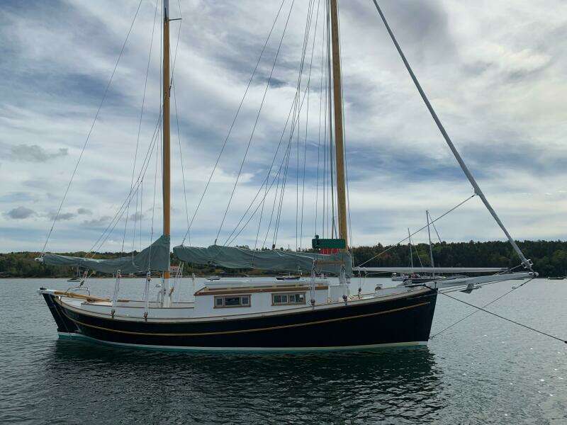 INTEGRITY 32ft Classic Yacht For Sale