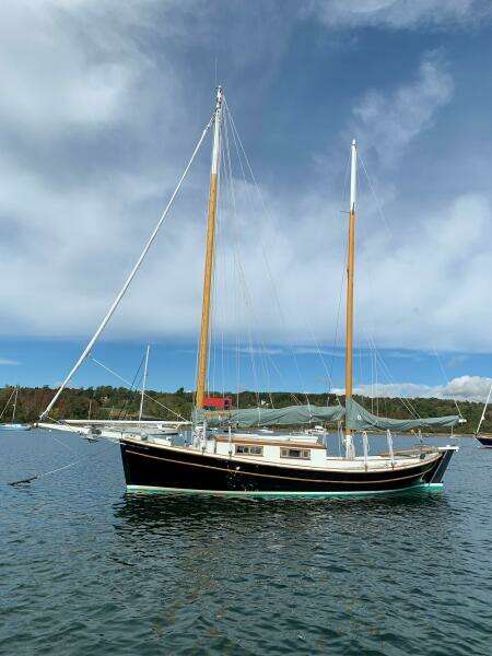 INTEGRITY 32ft Classic Yacht For Sale