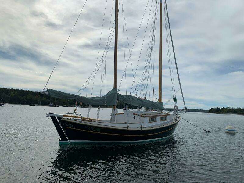 INTEGRITY 32ft Classic Yacht For Sale