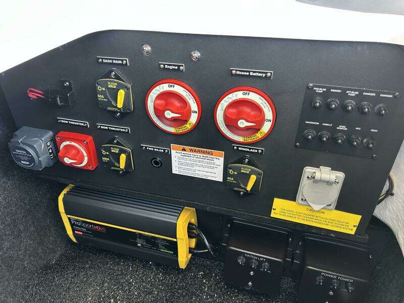 2026 Regal 26 LX6 - Controls